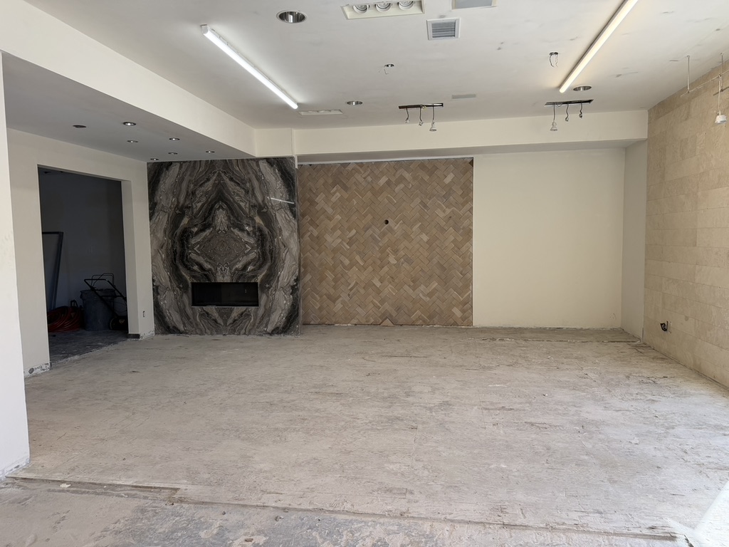Feature wall and open floor area